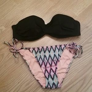 Victoria Secret bikini 34D and size small bottoms
